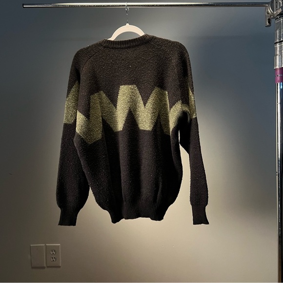 Vintage Sweater - Picture 2 of 4